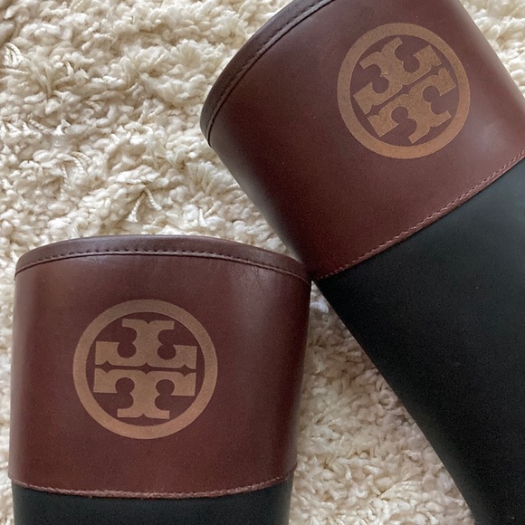 Tory Burch leather and rubber rainboots - Picture 2 of 6